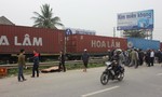 Nghệ An: Chạy xe máy qua đường sắt, người đàn ông bị tàu đâm tử vong