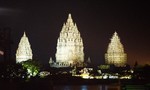 Đền Prambanan toả sáng qua màn trình diễn Video Mapping