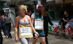 Du khách nước ngoài phải đeo bảng ‘Tôi là kẻ cắp...’ tại đảo Gili