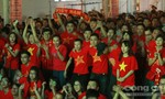 Hàng ngàn bạn trẻ "tiếp lửa" cho đội tuyển Việt Nam