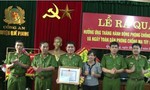 Thưởng nóng cho Ban chuyên án bắt hai đối tượng người Lào vận chuyển ma túy