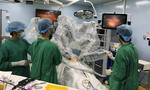 Chùm ảnh: Lần đầu tiên dùng robot phẫu thuật ung thư dạ dày