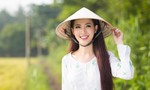 Phan Thị Mơ mặc áo bà ba, đội nón lá giản dị trong Tourims Video
