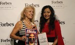 Doanh nhân Việt Nam đầu tiên ra mắt sách tại trụ sở Forbes ở New York