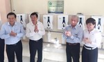 27 trường học ở Long An được trang bị hàng trăm máy lọc nước mới