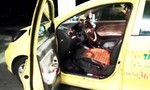 Nữ tài xế và người đàn ông với vết đâm trọng thương trong taxi
