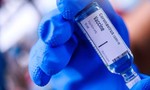 Một bác sĩ trở thành ca tử vong đầu tiên khi thử nghiệm vắcxin COVID-19