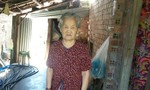 Xót xa hoàn cảnh cụ bà 90 tuổi sống trong căn nhà vách đất tồi tàn