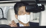 Thủ tướng Nhật rời bệnh viện sau cuộc kiểm tra y tế hơn 7 giờ đồng hồ
