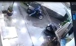 Truy xét 2 thanh niên mặc áo mưa, trộm xe SH Mode ở TPHCM