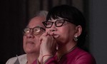 Em gái Trịnh Công Sơn rơi nước mắt trên sân khấu vì "Em và Trịnh"