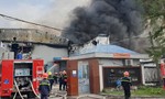 Cháy lớn tại công ty may của Hàn Quốc, hàng ngàn công nhân tháo chạy