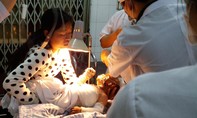 Đắk Lắk: Cháu bé 13 tháng tuổi đang nguy kịch vì bỏng xăng