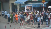 Người dân Sài Gòn háo hức đón chờ Tổng thống Mỹ