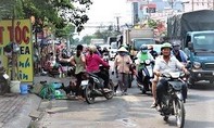 TPHCM: Tiềm ẩn nguy cơ TNGT trên đường Phạm Hùng