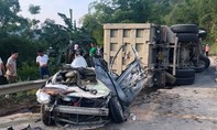 Vụ xe ‘hổ vồ’ lật đè xe con 3 người chết: Độ chế thùng xe cao hơn gấp đôi