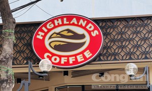 Chủ nhà bức xúc với đề nghị ‘giảm 100% tiền thuê mặt bằng’ của Highlands Coffee