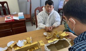 Bắt quả tang 2 ô tô chở 56 kg vàng lậu đưa từ Campuchia vào Việt Nam