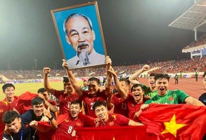 Nhâm Mạnh Dũng ghi siêu phẩm, Việt Nam bảo vệ thành công HCV SEA games