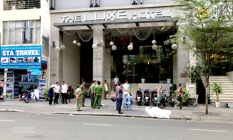 Du khách Australia rơi từ khách sạn trung tâm Sài Gòn