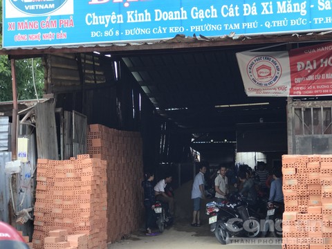 Trên địa bàn huyện Lộc Hà các cửa hàng vật liệu xây dựng vẫn mở cửa cung  ứng hàng hóa - Số điện thoại cần biết