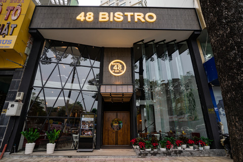 mat tien 48 bistro an duong vuong