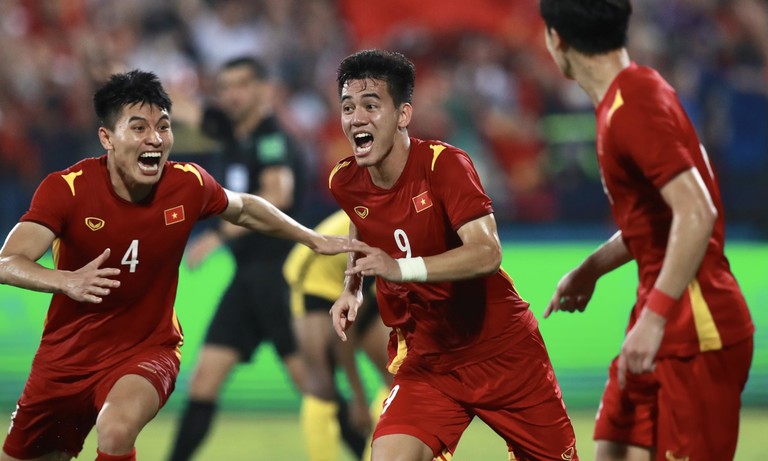 Thắng kịch tính U23 Malaysia, Việt Nam hẹn gặp Thái Lan ở chung kết