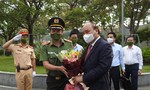 Chủ tịch nước Nguyễn Xuân Phúc đến thăm, chúc Tết Công an TPHCM