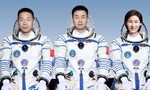 Trung Quốc đưa phi hành đoàn thứ ba lên trạm vũ trụ mới