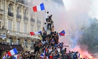 Biển người Pháp ra đường đón tân vương World Cup 2018