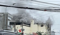 Vụ cháy quán karaoke hơn 10 người chết: Sáng nay lửa bùng phát trở lại
