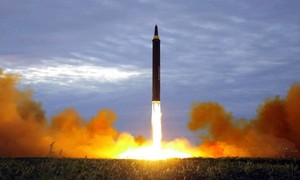 Triều Tiên bất ngờ phóng hai tên lửa hành trình ra biển