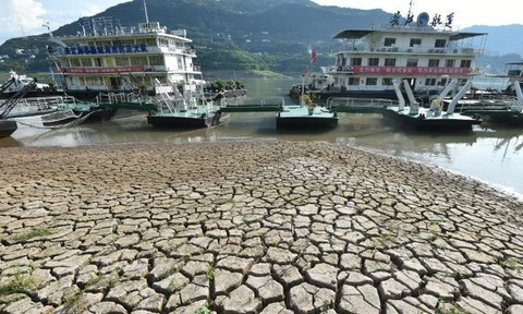 Trung Quốc “oằn mình” trong hạn hán kỷ lục, phải làm mưa nhân tạo